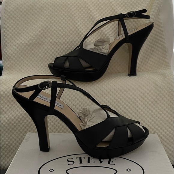 Steve Madden Shoes - NEW Steve Madden Black Heels Shoes - Piller 9.5W